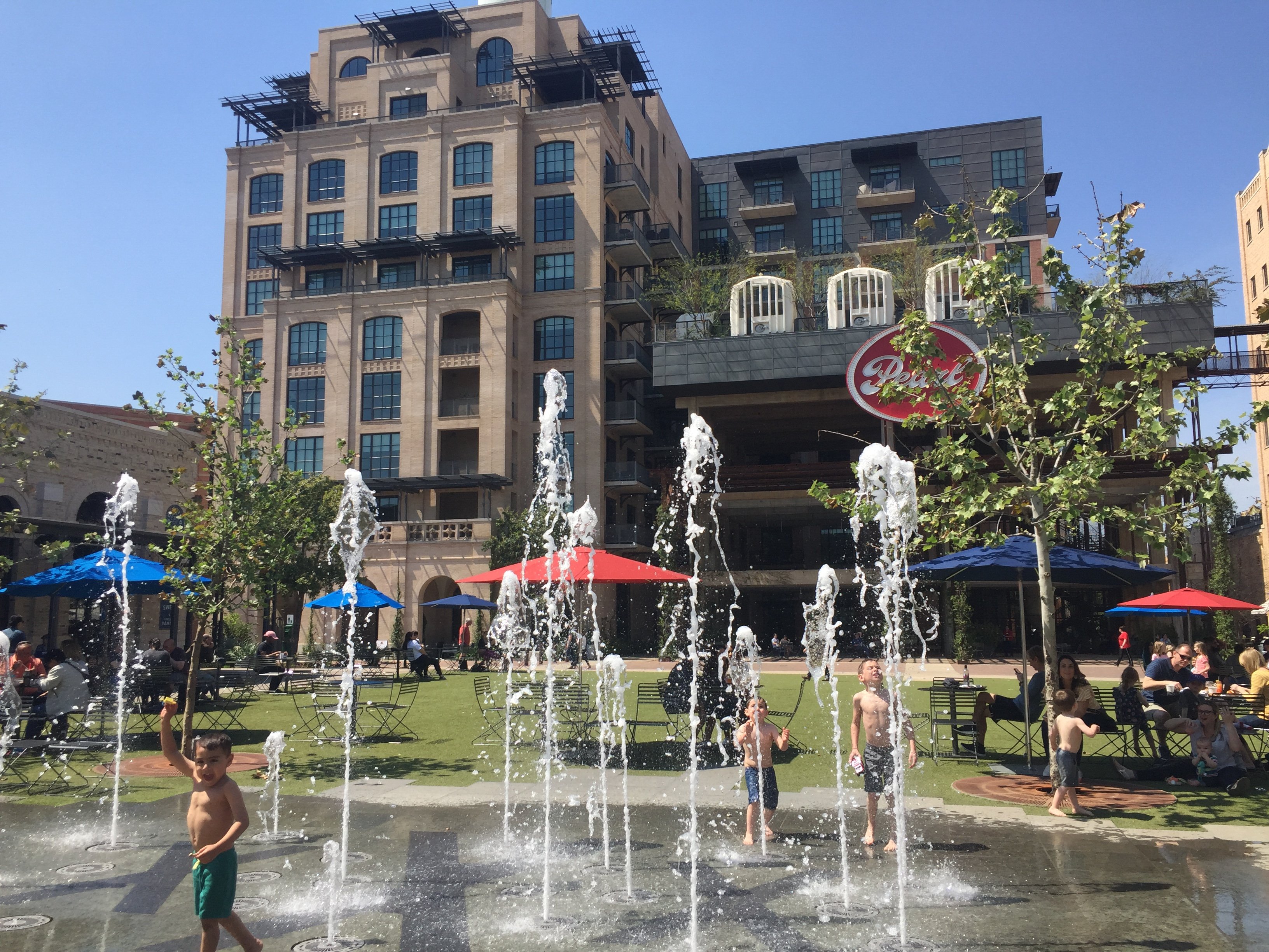 Pearl Brewery Interactive Fountain