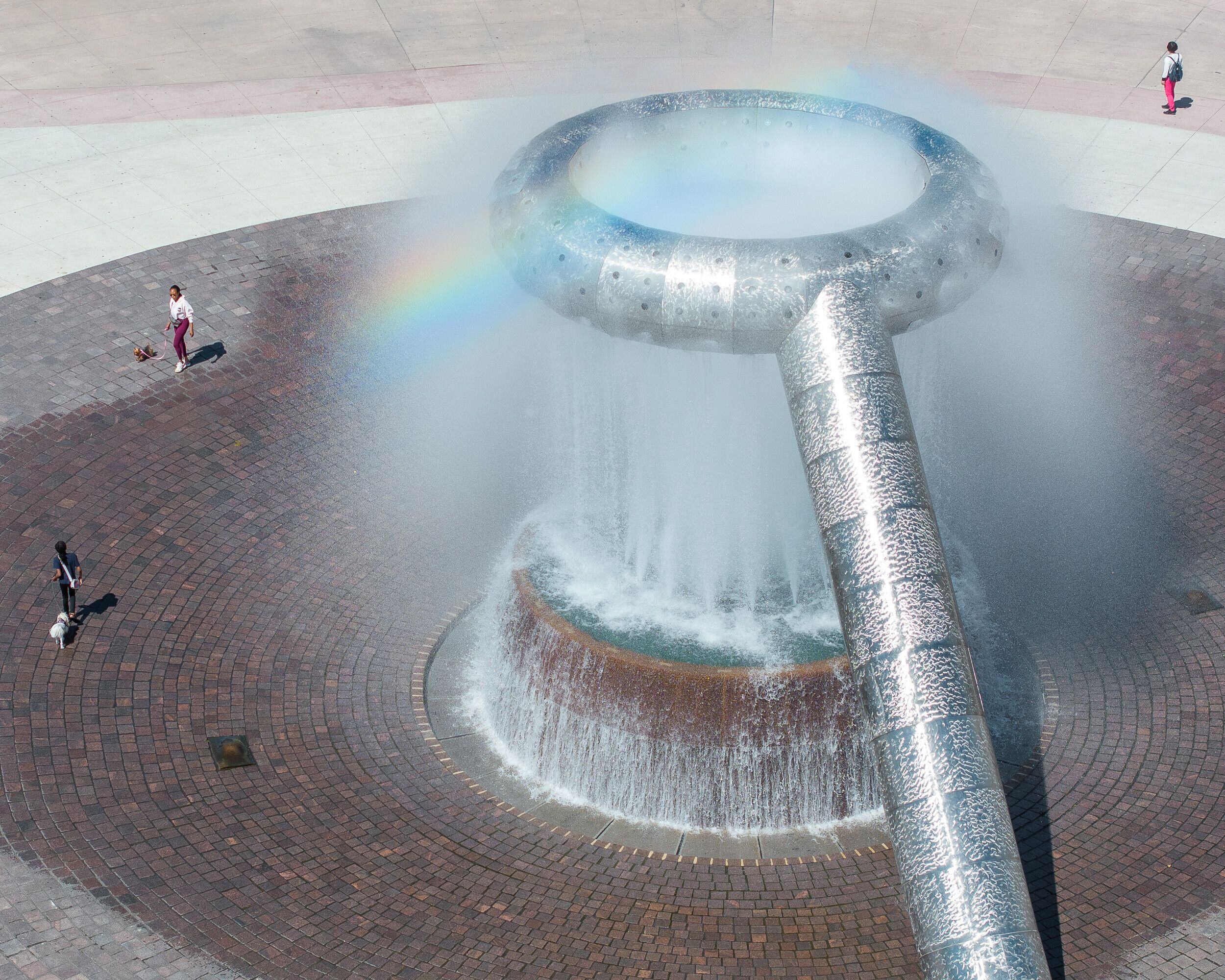An ariel view of the Dodge fountain sculpture at Hart Plaza in the daytime