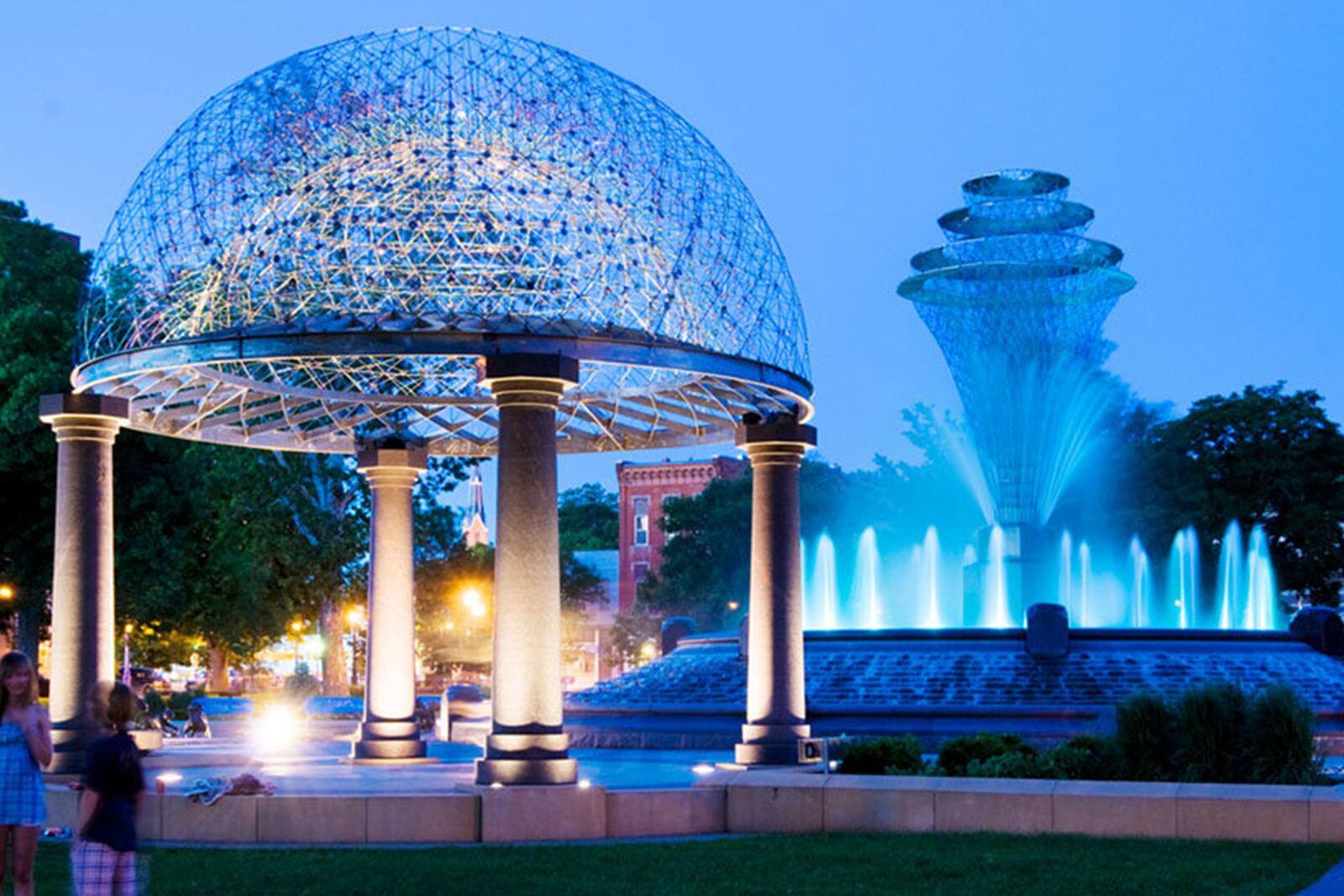 Outdoor fountain designed with lighting