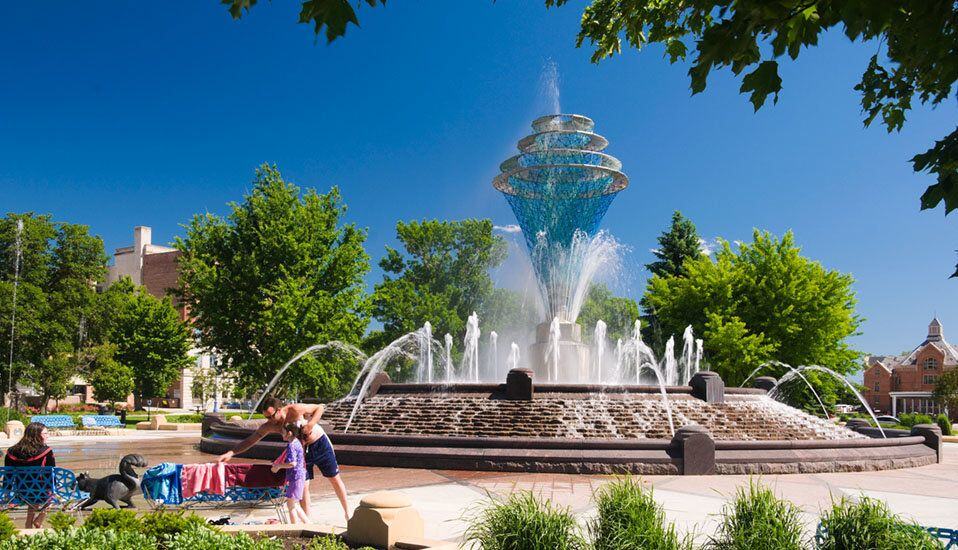 Bayliss Park Fountain in the Daytime