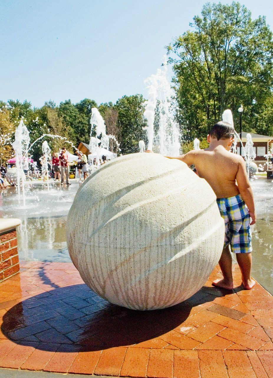 StallingsParkInteractiveFountain_Sphere Sculptures