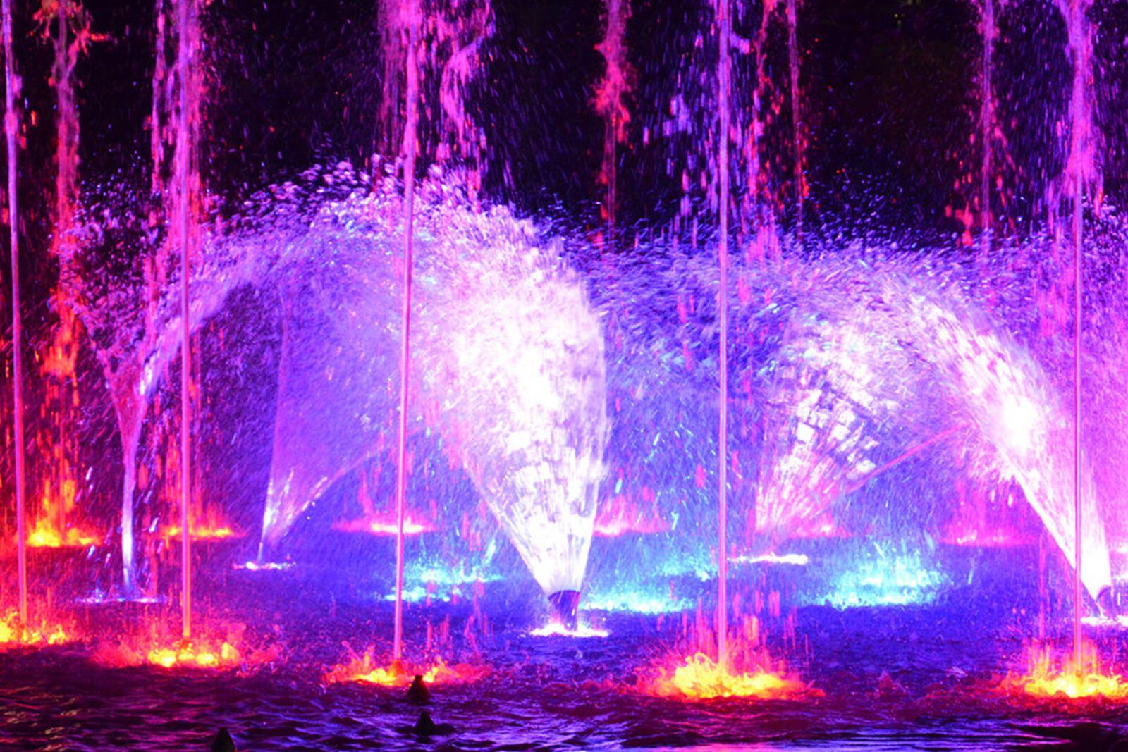 Station Park Show Fountain, a custom themed fountain show with LED underwater fountain lights