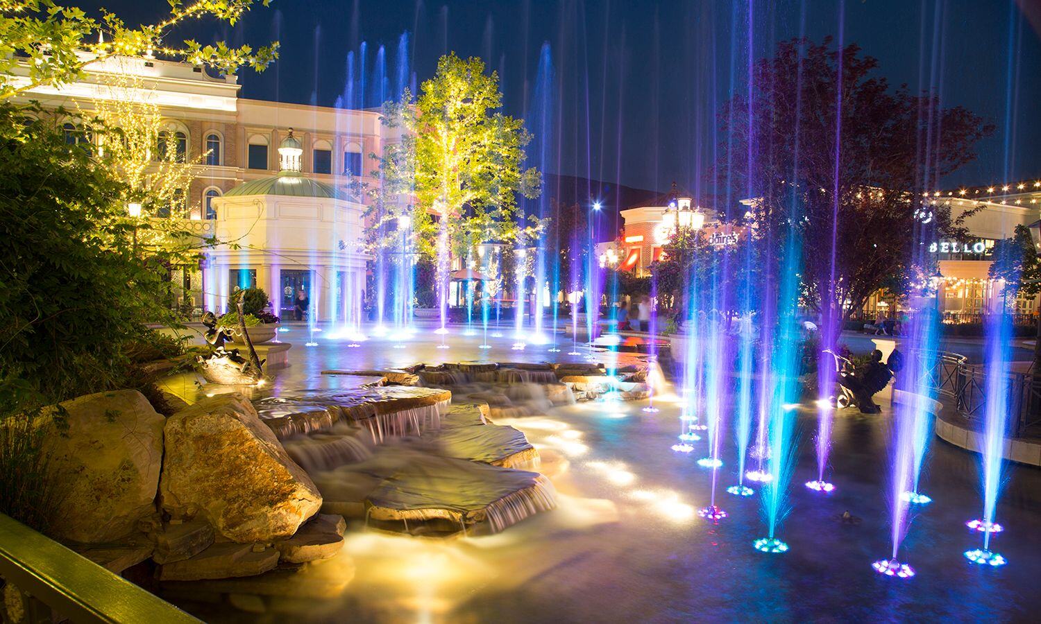 Dancing fountain with LED lights